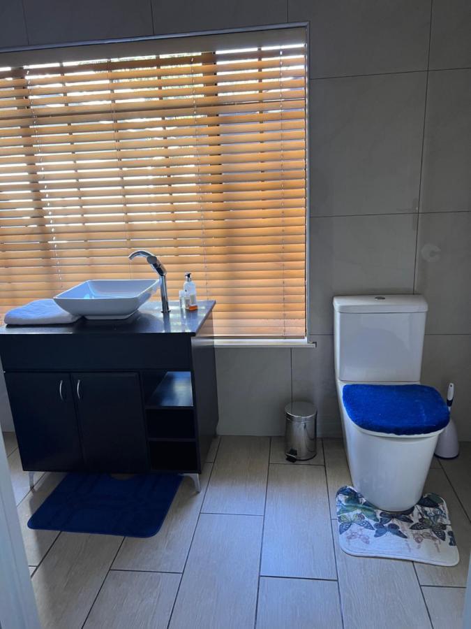 2 Op Terblanche Guesthouse Boksburg Exterior foto